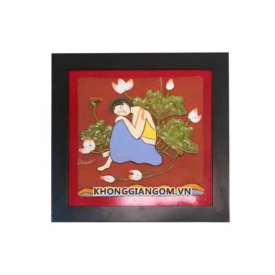 Tranh gốm Thiếu nữ bên hồ sen
