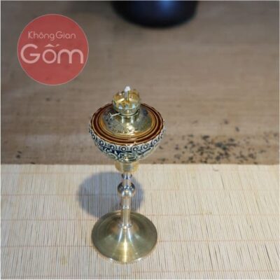 Đèn chân đồng khắc rồng