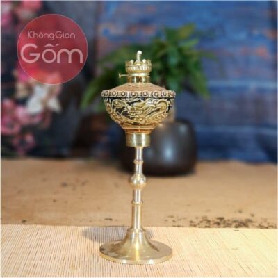 Đèn chân đồng khắc rồng