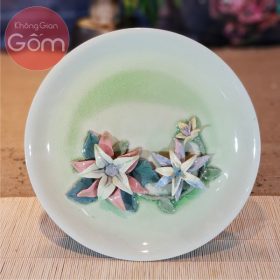 Đĩa sứ hoa huệ đắp nổi phi 32