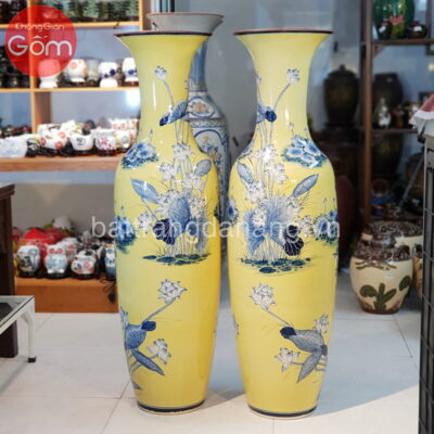 Cặp lục bình sen chép men lam nền vàng