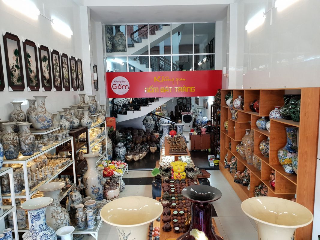 Cửa hàng gốm sứ Bát Tràng