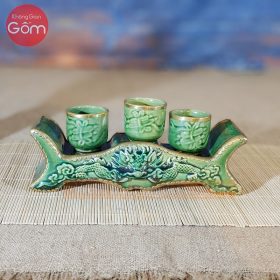 Kỷ ngai 3 chén men ngọc lục bảo họa tiết cuốn thư BT-KT01