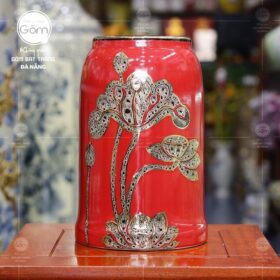 Lọ hoa màu đỏ dáng trụ hoạ tiết sen vẽ vàng BT-BH34