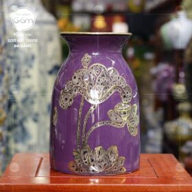 Lọ hoa màu tím dáng giỏ cua hoạ tiết sen vẽ vàng BT-BH32