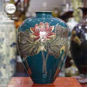 Lọ hoa màu xanh coban dáng vò hoạ tiết sen đỏ vẽ vàng BT-BH19