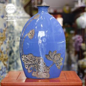 Bình hoa màu xanh dương dáng dẹp họa tiết hoa sen vẽ vàng kim BT-BH06