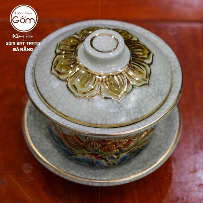 bat-nuoc-bat-trang-men-ran-ve-vang-hoa-tiet-hoa-sen-6