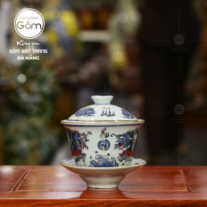 bat-nuoc-tho-bat-trang-hoa-tiet-song-long-chau-nguyet-men-lam-ve-vang-1