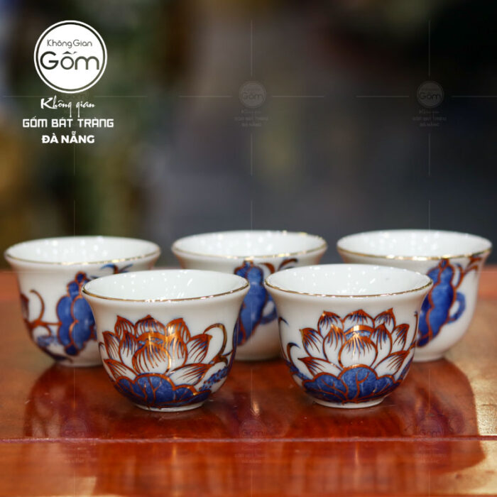 bo-am-tra-tho-bat-trang-hoa-tiet-hoa-sen-men-lam-ve-vang-2