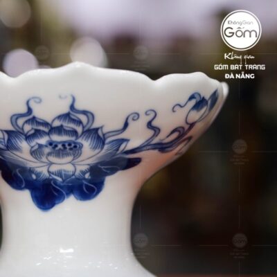 chan-nen-men-lam-bat-trang-hoa-tiet-hoa-sen-ve-tay (3)