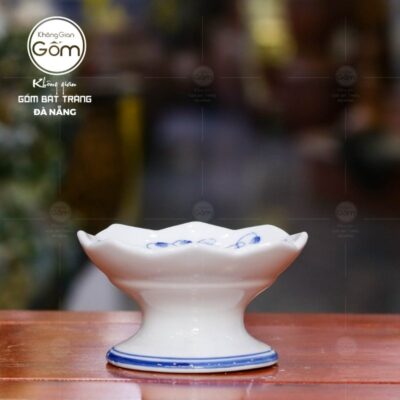chan-nen-thap-men-lam-bat-trang-hoa-tiet-hoa-sen-ve-tay (2)