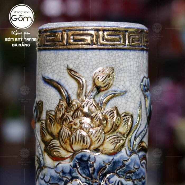 choe-tho-bat-trang-men-ran-ve-vang-hoa-tiet-hoa-sen-11