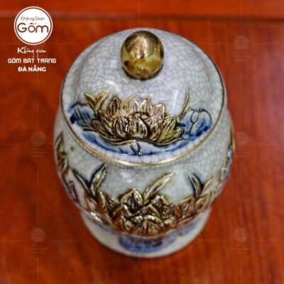 choe-tho-bat-trang-men-ran-ve-vang-hoa-tiet-hoa-sen-4