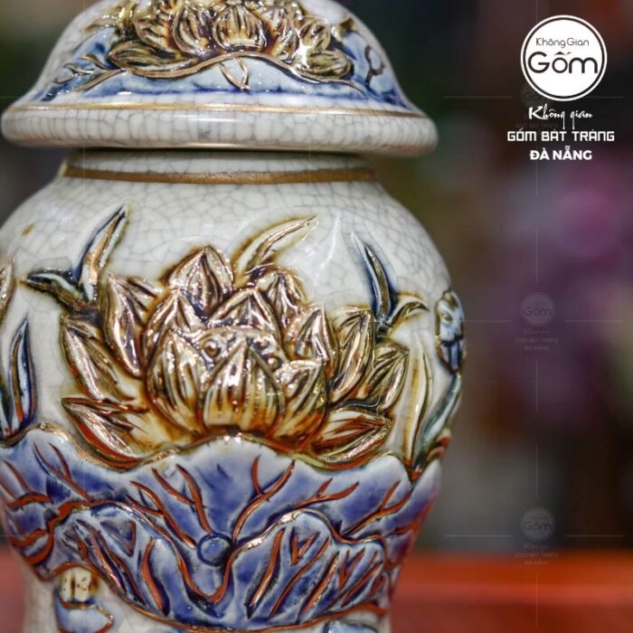 choe-tho-bat-trang-men-ran-ve-vang-hoa-tiet-hoa-sen-6