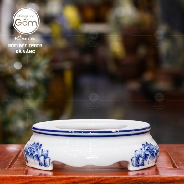 de-bat-huong-men-lam-bat-trang-hoa-tiet-hoa-sen-ve-tay (1)