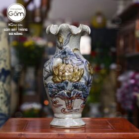 Lọ hoa thờ Bát Tràng miệng lượn men rạn vẽ vàng họa tiết hoa sen BT-LH08