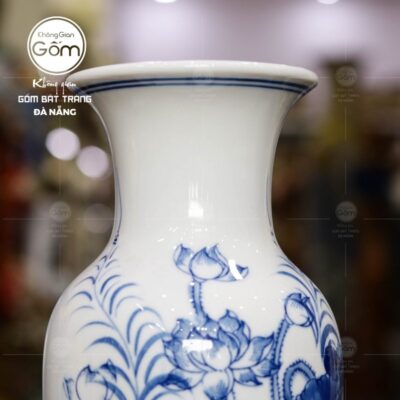lo-hoa-dang-bao-binh-men-lam-bat-trang-hoa-tiet-hoa-sen-ve-tay (3)