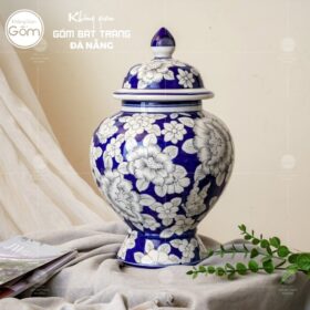 Bình hoa men lam Bát Tràng vẽ hoa dáng choé bầu tròn BT-BH44