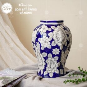 Bình hoa men lam Bát Tràng vẽ hoa dáng choé ngũ giác BT-BH46