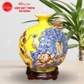 Bình hút lộc họa tiết công đào đắp nổi màu vàng BT-HL48