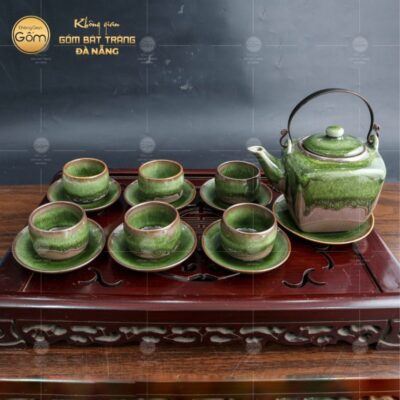 bo-am-chen-men-hoa-bien-xanh-com-quai-dong