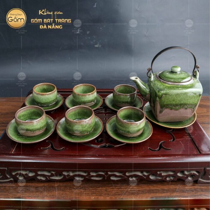 bo-am-chen-men-hoa-bien-xanh-com-quai-dong