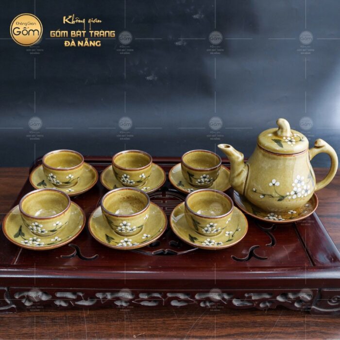 bo-am-chen-men-mat-hoa-dao-trang-ve-tay