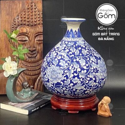 binh-hoa-gom-su-bat-trang-dang-hut-loc-ve-hoa-phu-dung-kin-lo