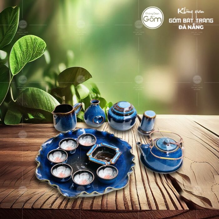 bo-am-chen-men-xanh-duong-hoa-bien-hoa-no-long-chen-khay-tron