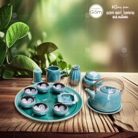 Bộ ấm chén men xanh lam hỏa biến hoa nở lòng chén khay tròn BT-BAT63