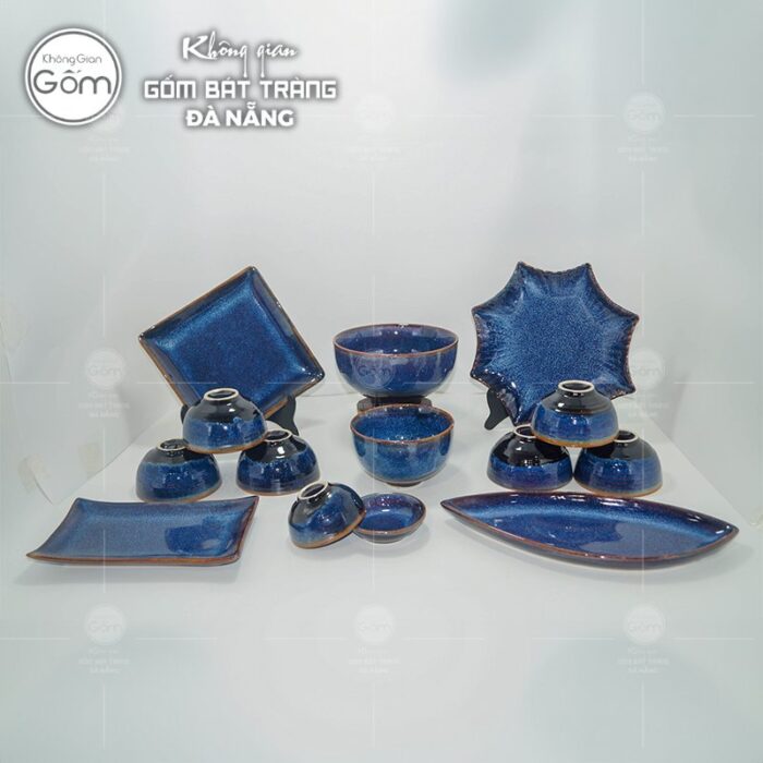 bo-bat-dia-men-hoa-bien-mau-xanh-duong-14-mon-gom-su-bat-trang (1)