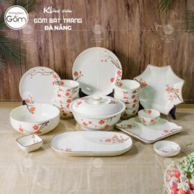 Bộ bát đĩa sứ trắng Bát Tràng 20 món họa tiết hoa đào đỏ vẽ tay BT-BBD84