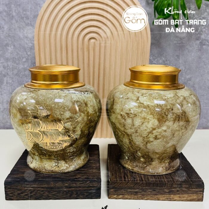 hu-dung-tra-gom-su-dang-choe-men-hoa-bien-thien-nau-hoa-tiet-thuan-buom-xuoi-gio