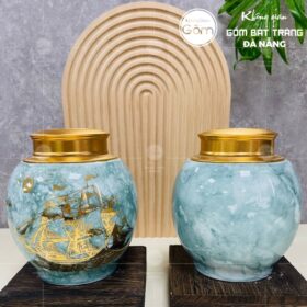 Hũ đựng trà gốm sứ dáng tròn men hỏa biến thiên xanh ngọc họa tiết thuận buồm xuôi gió BT-HĐT23