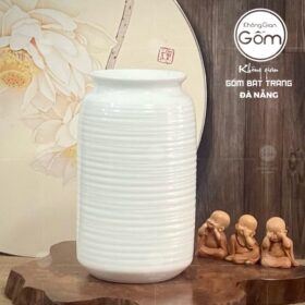 Lọ hoa gốm sứ bát tràng dáng phích họa tiết viền ngang vuốt tay màu trắng BT-BH56