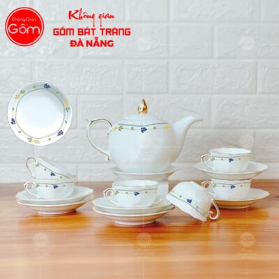 bo-am-chen-trang-ke-chi-vang-hoa-tiet-day-hoa-chay-vien