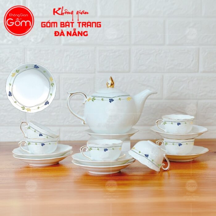 bo-am-chen-trang-ke-chi-vang-hoa-tiet-day-hoa-chay-vien