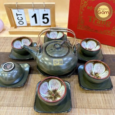 bo-am-tra-to-thanh-son-dang-am-giang-tay-mau-reu-4