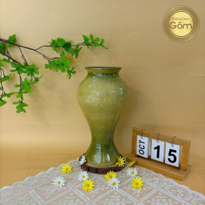 Lọ hoa dáng bầu men cốm khắc họa tiết hoa lá gốm sứ Bát Tràng BT-BH113