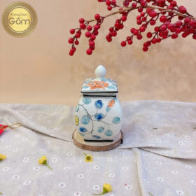 Hũ mứt dáng hình thoi hoạ tiết hoa dây vẽ tay BT-HM04