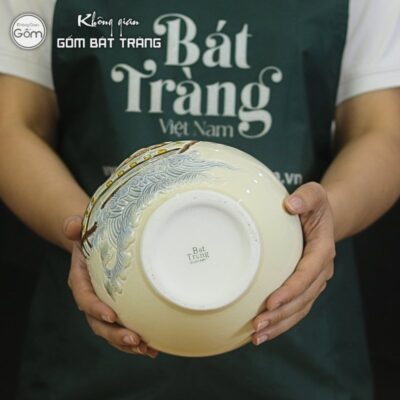 binh-hut-loc-gom-su-bat-trang-hoa-tiet-thuan-buom-xuoi-gio-men-hanh-vang-dap-noi (5)