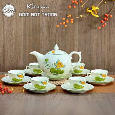 bo-am-chen-bat-trang-hoa-tiet-hoa-sen-cam-ve-tay (1)
