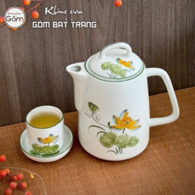 bo-binh-nuoc-bat-trang-hoa-tiet-hoa-sen-ve-tay (3)