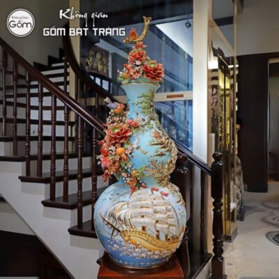 ho-lo-gom-su-bat-trang-thuan-buom-cat-tuong-mau-xanh-duong