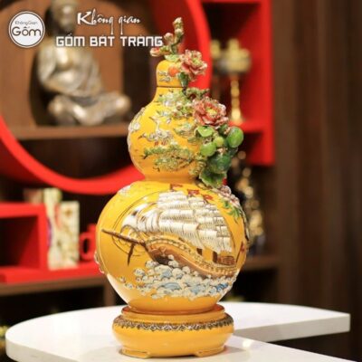 ho-lo-gom-su-bat-trang-thuan-buom-van-loc-mau-vang