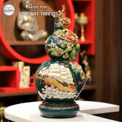 ho-lo-gom-su-bat-trang-thuan-buom-van-loc-mau-xanh-la