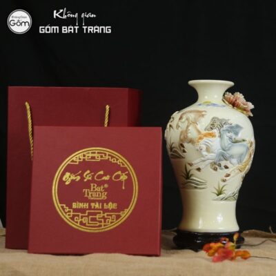 mai-binh-tich-loc-gom-su-bat-trang-hoa-tiet-ma-dao-thanh-cong-dap-noi (4)