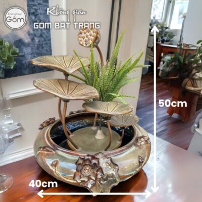 thac-nuoc-phong-thuy-dang-hoa-sen-dap-dai-vang-nau (2)