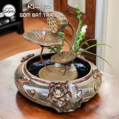 tieu-canh-thac-nuoc-phong-thuy-dang-hoa-sen-vang-nau (1)